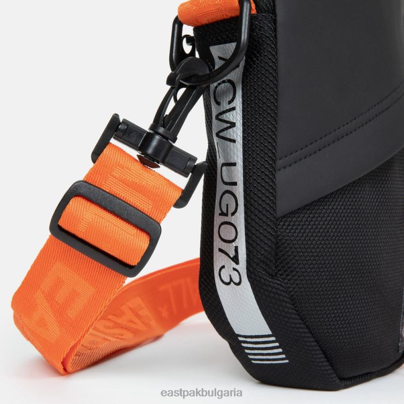 чанти през рамо Eastpak DRXPX264 единственият acw черно