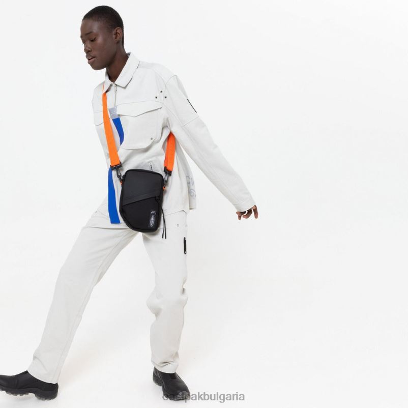 чанти през рамо Eastpak DRXPX264 единственият acw черно