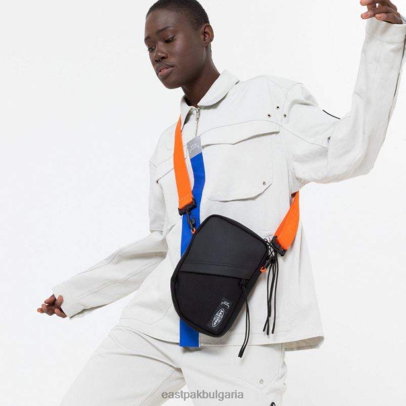чанти през рамо Eastpak DRXPX264 единственият acw черно