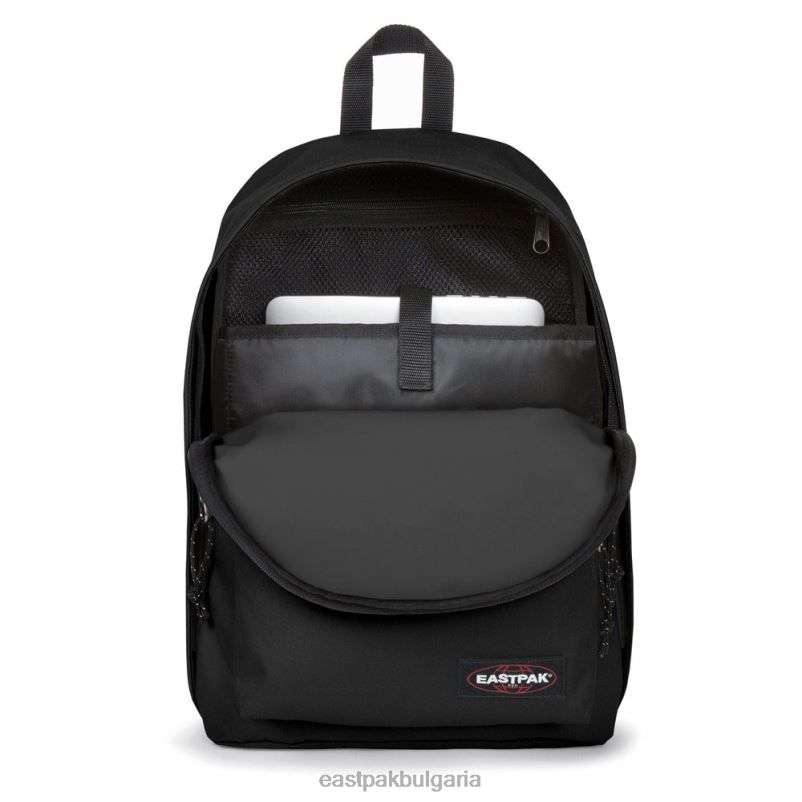 раници Eastpak DRXPX103 извън офиса черен