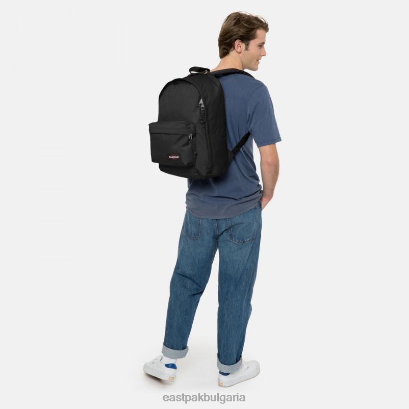 раници Eastpak DRXPX103 извън офиса черен