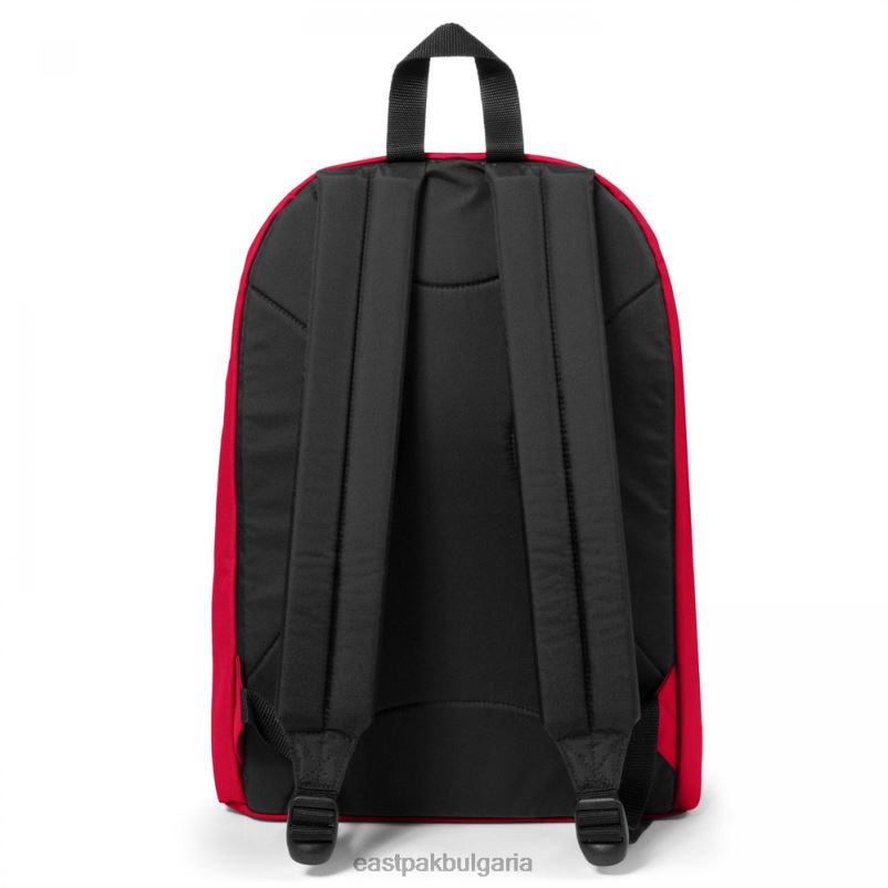 раници Eastpak DRXPX114 извън офиса моряшко червено