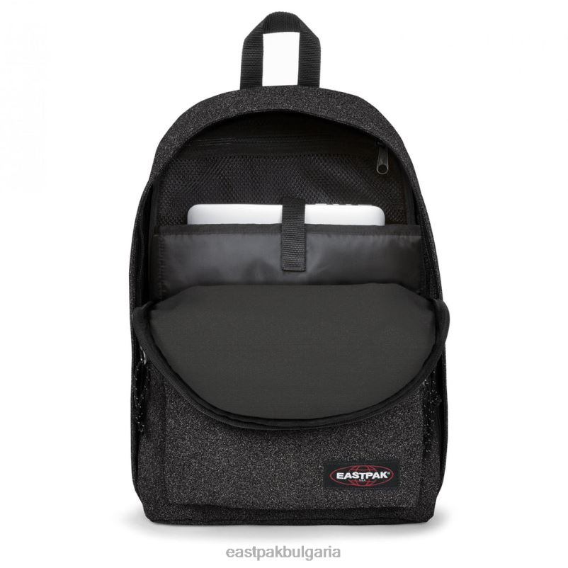 раници Eastpak DRXPX133 извън офиса искра черна