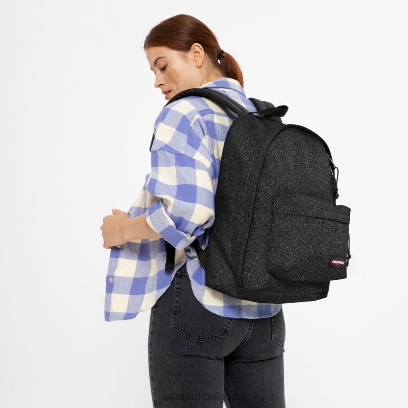 раници Eastpak DRXPX133 извън офиса искра черна