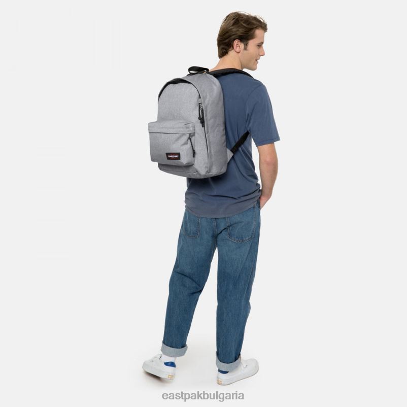 раници Eastpak DRXPX99 извън офиса неделно сиво