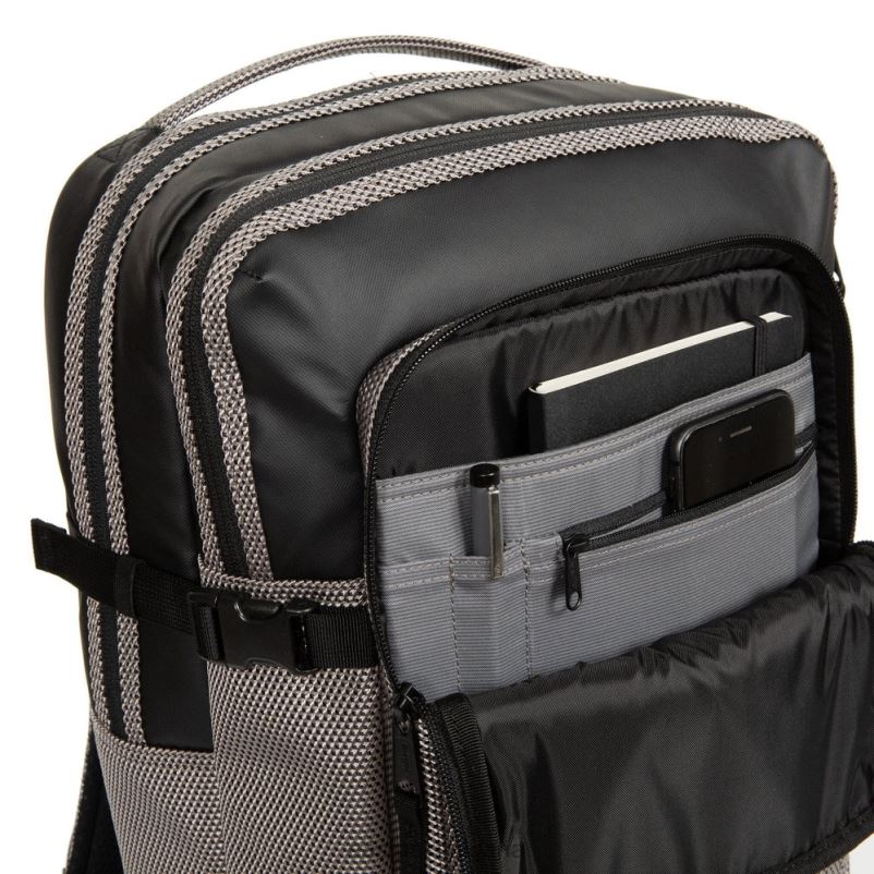 раници Eastpak DRXPX166 tecum l cnnct светло сиво